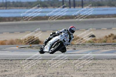 media/Nov-16-2025-Race Pace (Sun) [[8c5fa54630]]/Verified Riders/3-Turn 14 (1045am)/